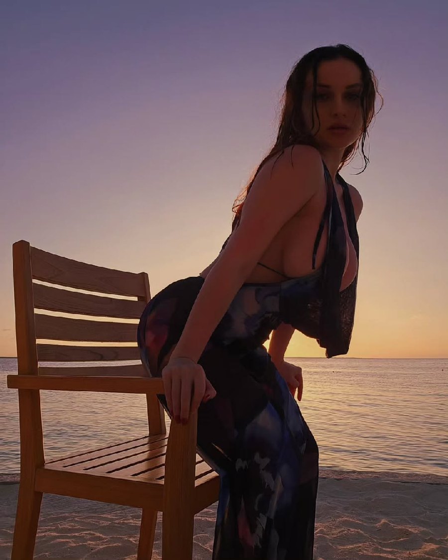 Sexy girl Miranda Faith nude in Nashville