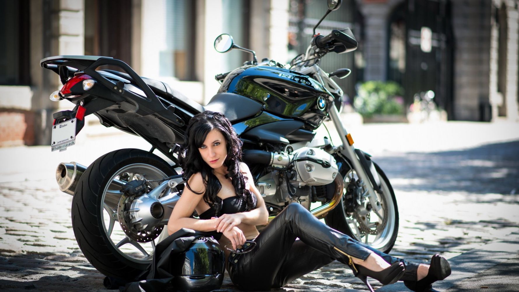 European women on bikes in Nashville