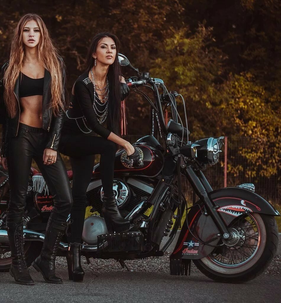 Beautiful girls and bikes in Nashville