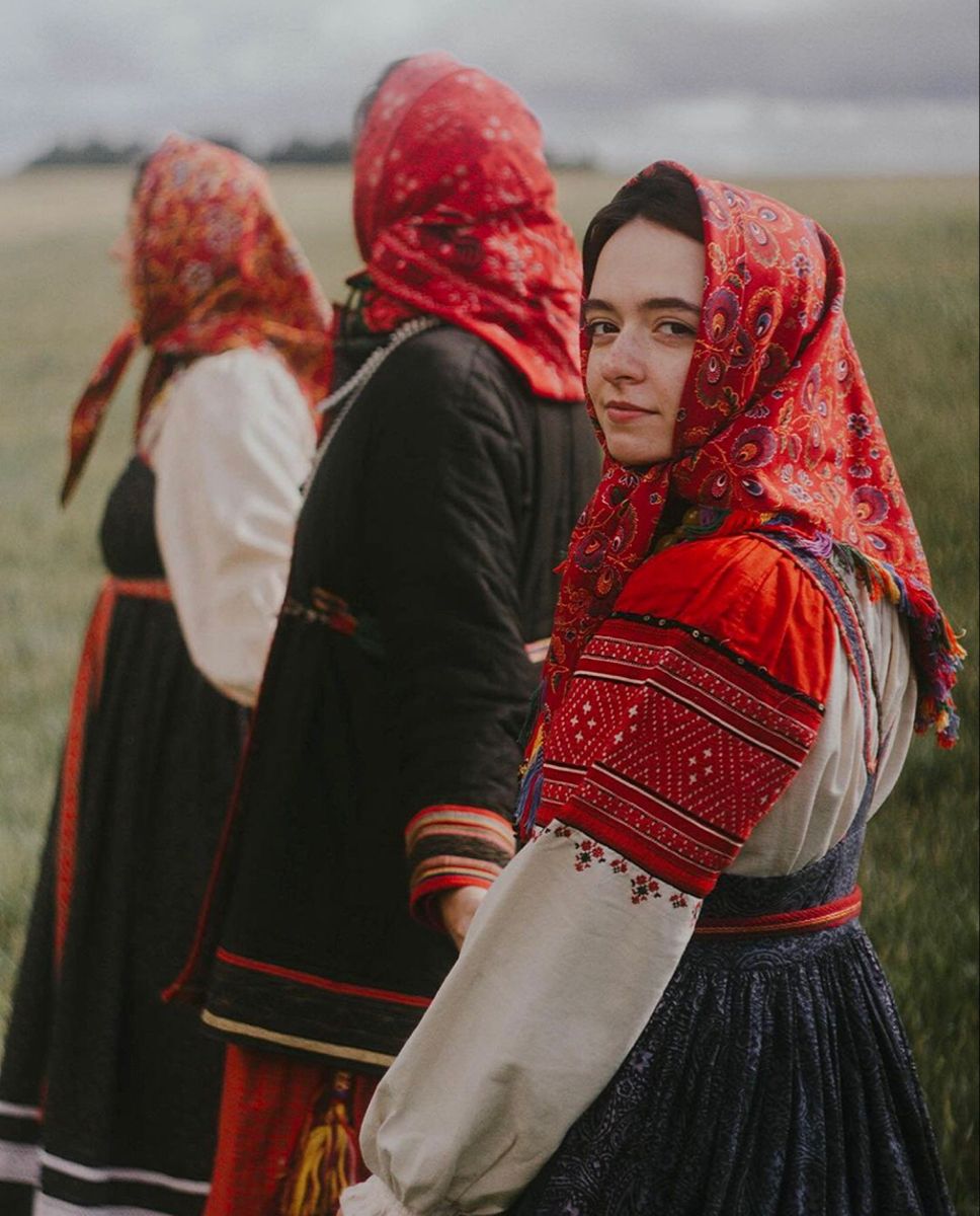 Women in Slavic costumes in Nashville