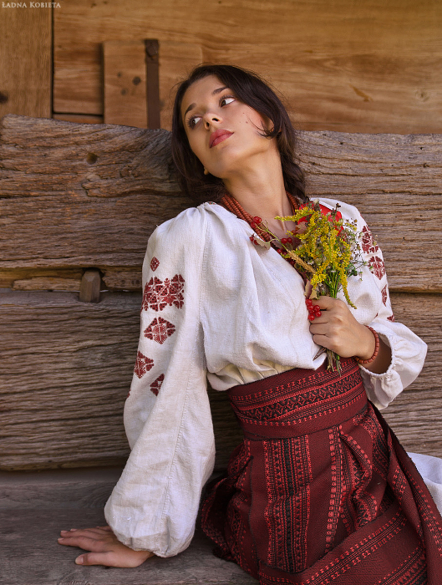 Girls in Slavic costumes in Nashville