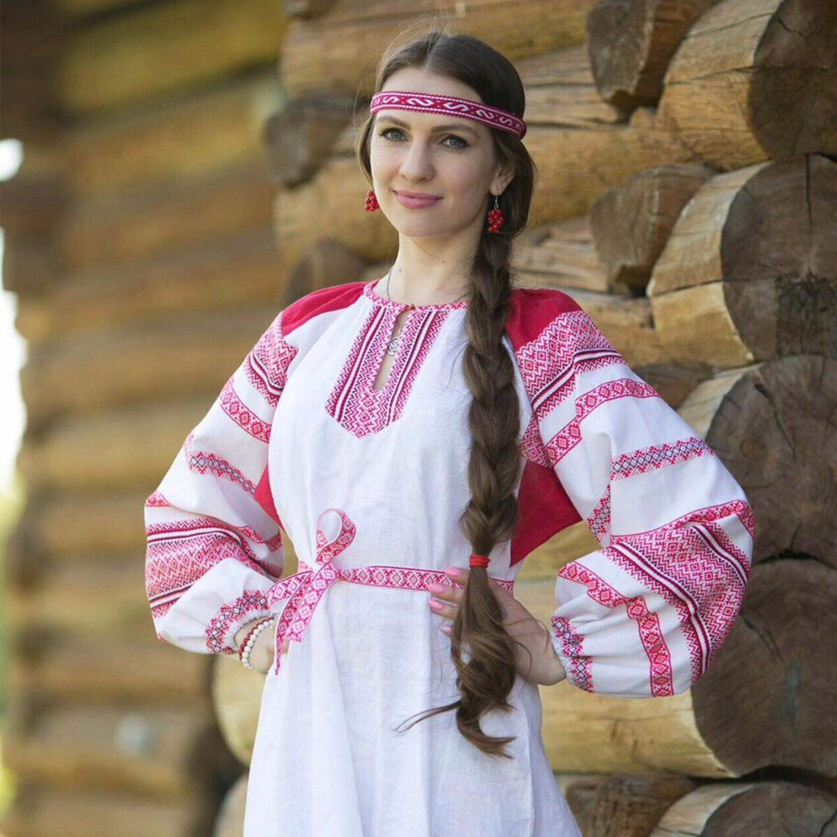 Girls in Slavic costumes in Nashville