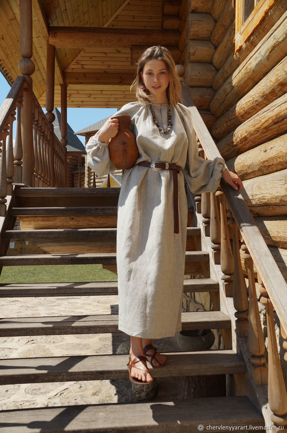 Girls in Slavic costumes in Nashville