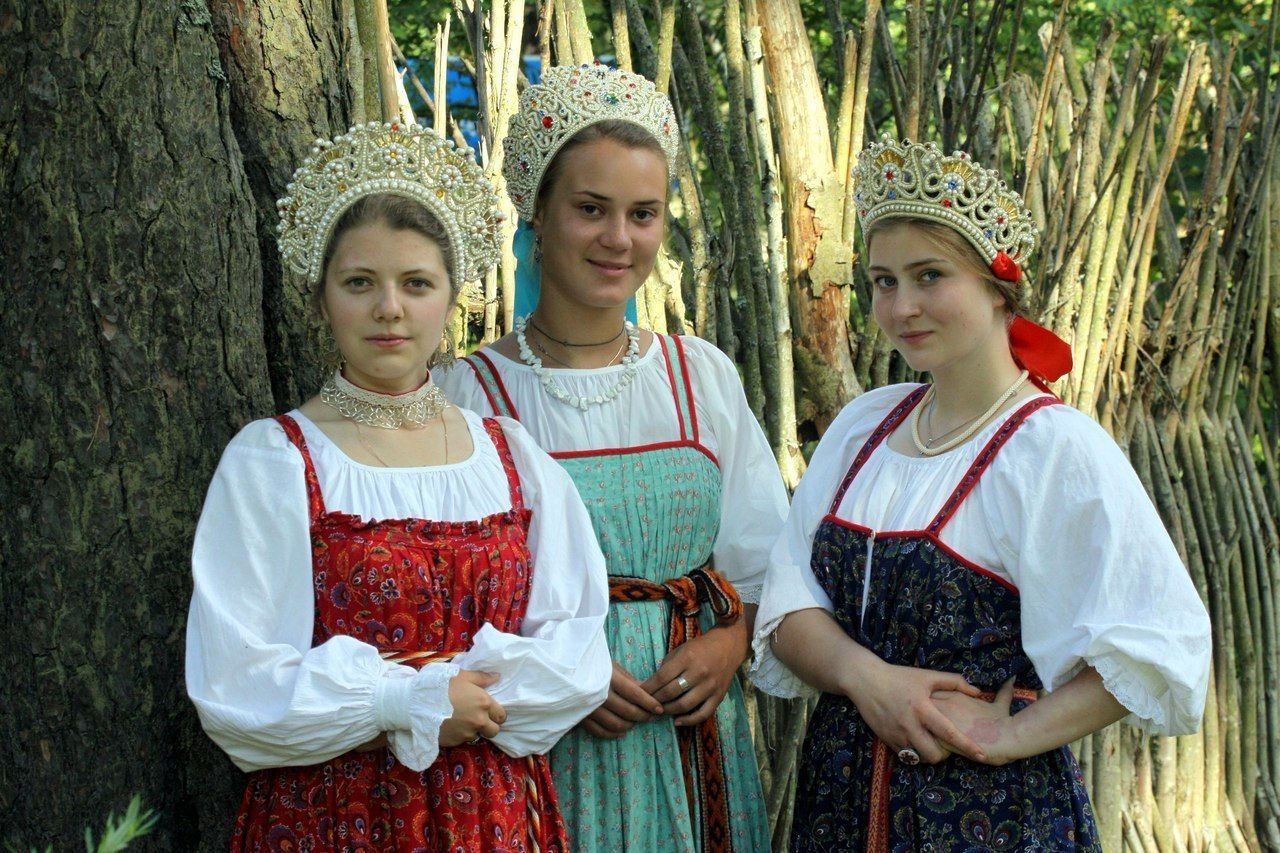 Sexy model Girls in Slavic costumes in Nashville