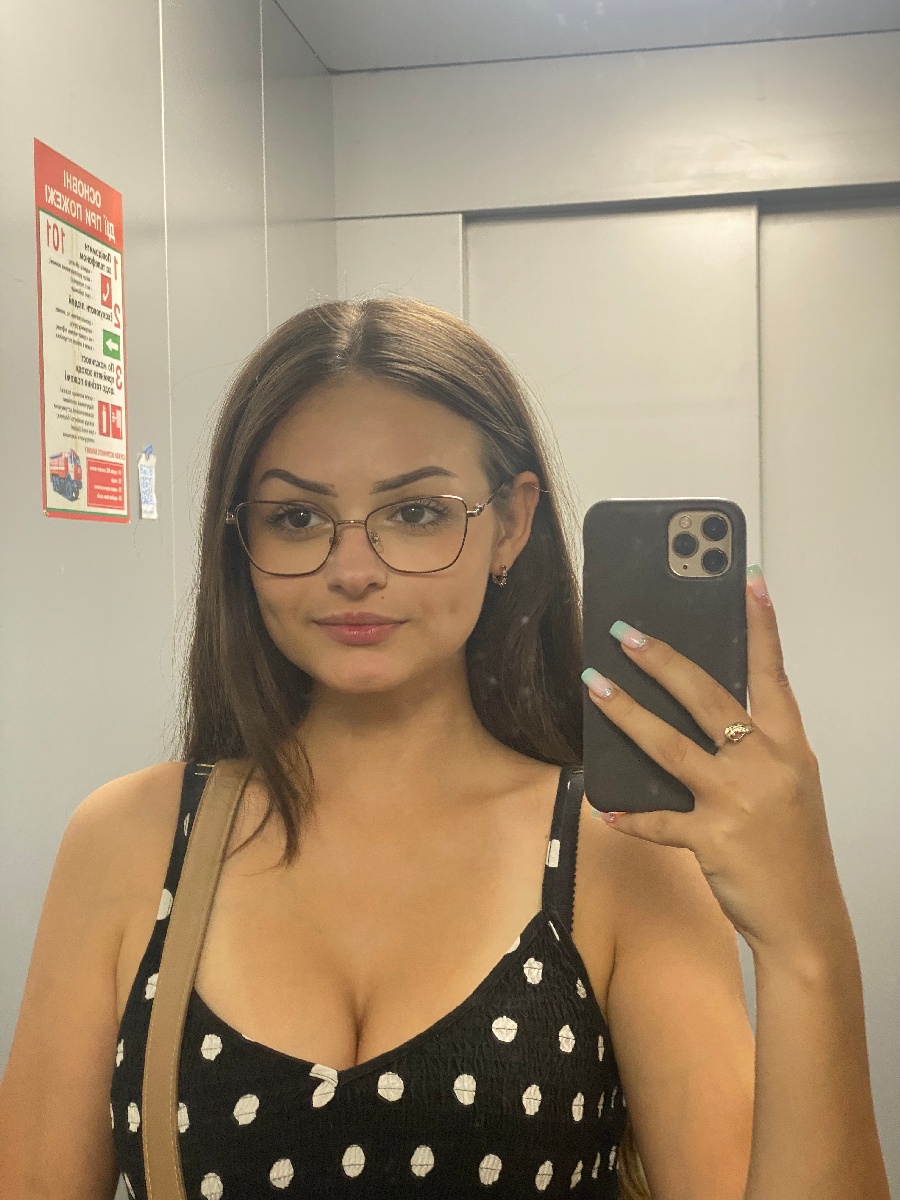 Sexy model Stacy in Nashville