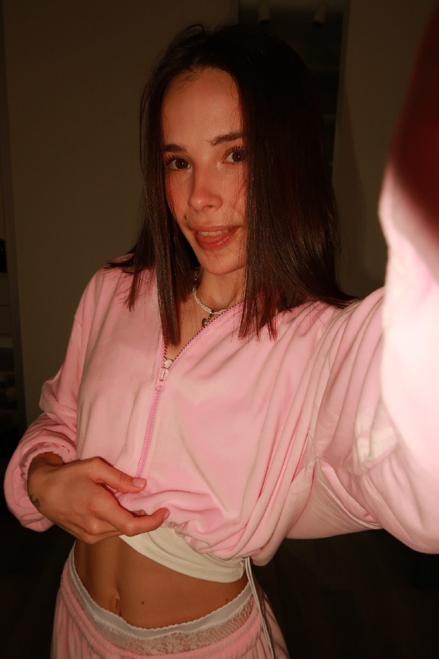 Tina brings the glow — live moments in Nashville