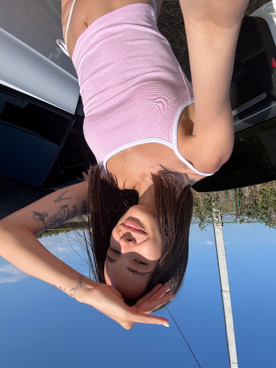 Sexy model Tina in Nashville